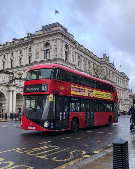 Oxford street, christmas time, winter in London, fairy lights, London lights, london bus, europe London Bus Aesthetic, Oxford Street Christmas, London Girl Aesthetic, Istituto Marangoni London, London Collage, London Lights, London In October, London Red Bus, London Rain