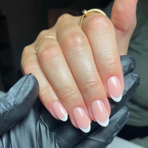 𝐓𝐇𝐄 𝐍𝐀𝐈𝐋 𝐑𝐎𝐎𝐌 𝐌𝐀𝐍𝐂𝐇𝐄𝐒𝐓𝐄𝐑 on Instagram: "ALMOND FRENCH 🤍 #frenchmani #frenchmanicure #biab #biabnails #buildergel #buildergelnails #naturalnails #thegelbottleinc #thegelbottle #thegelbottleuk #navyprotools #manchesternails #manchesternailtechnician #nailinspo #nailsoftheday #gelbottlebiab19 #gelnails #naturalnails #frenchtips #nailinspo #nailideas #springnails #nailsofinstagram #gelbottlebiab18" Rounded Acrylic Nails, Gel Nails French, Nails French Tip, Formal Nails, French Manicure Nails, Nail Room, Classic French Manicure, Simple Gel Nails, Basic Nails