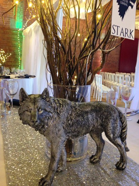 Game of Thrones Wedding - GOT theme - House of Stark - Dire Wolf Thoresby Riding Hall/Thoresby Weddings Wolf Wedding Cake, Wolf Wedding Theme, Wolf Centerpiece, Game Of Thrones Wedding Theme, Fairytail Wedding, Medieval Wedding Theme, House Of Stark, Wolf Wedding, Hood Wedding