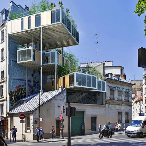 parasitic-rooftop-apartments-paris / new city codes allow outcrops to be added during a building's renovation Parasitic Architecture, Rooftop Apartment, Architecture Renovation, Apartments Exterior, Paris Rooftops, Roof Extension, Building Renovation, Innovative Architecture, Modern Architecture House