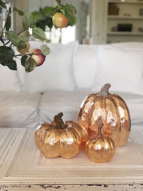 How to Make Copper Leaf Pumpkins Elegant Fall Decor, Copper Pumpkins, Diy Pumpkins Crafts, Pumpkins Diy, Affordable Farmhouse, Fall Front Porch Decor Ideas, Outdoor Decor Ideas, Outside Fall Decor, Front Porch Decor Ideas