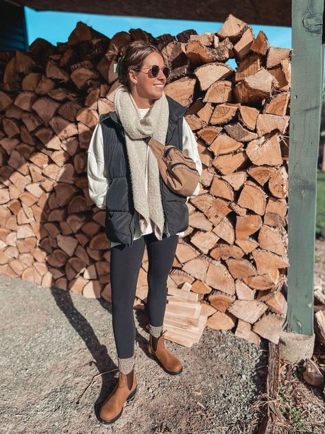 How To Style Chelsea Boots Women Casual, Telluride Outfits Fall, Blundstone Womens Outfit, Blundstone With Dress Fall Outfits, Fall Dog Walking Outfit, Leggings Puffer Vest Outfit, How To Wear Brown Chelsea Boots Women, Puffer Vest Leggings Outfit, Leggings And Brown Boots Outfit