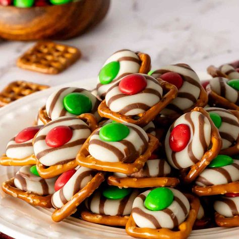 M&M Pretzels M&m Rolo Pretzel, Christmas Candy With M&ms, Pretzels With Kisses And M&ms, Pretzel Peppermint Kisses, Pretzel Hershey Kiss M&m Christmas, Pretzels With M&ms Holiday Treats, Kiss Pretzel M&m, Pretzel Hugs M&ms Christmas Treats, Pretzels With Chocolate And M&ms