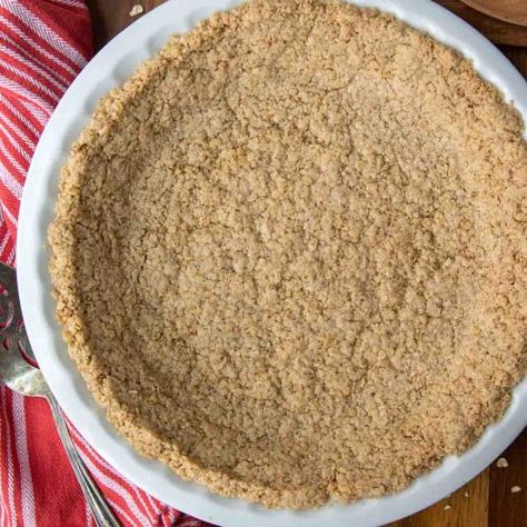 Oatmeal Pie Crust - MamaGourmand Gluten Free Graham Cracker Crust Recipe, Oatmeal Pie Crust Recipe, Pie Crust Gluten Free, Oatmeal Pie Crust, Gluten Free Graham Cracker Crust, Whole Wheat Pie Crust, Oatmeal Crust, Graham Cracker Crust Recipe, Oatmeal Pie