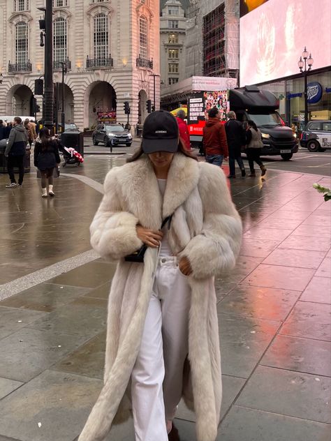 Fur Coat And Hat Outfit, Fur Coat And Hat, Long Fluffy Coat Outfit, Teddy Trench Coat Outfit, Fur Coat Aesthetic Outfit, Cream Fur Coat Outfit, Beige Fur Coat Outfit, Fur Outfits Women, White Fur Outfit