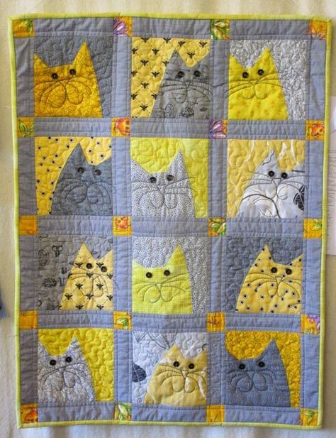 Bookshelf Quilt, Cat Quilt Block, Colchas Quilting, Kid Quilts, Pixel Quilting, Cat Quilt Patterns, Dog Quilts, Quilt Square Patterns, Childrens Quilts