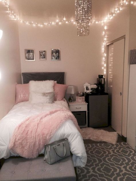 Unique dorm room ideas that you need to copy 39 Nice Bedrooms, College Bedroom Decor, Nice Bedroom, Dream Bedrooms, Hiasan Bilik Tidur, Bedroom Decor For Teen Girls, Small Bedroom Designs, Dorm Room Inspiration, Cute Bedroom Ideas