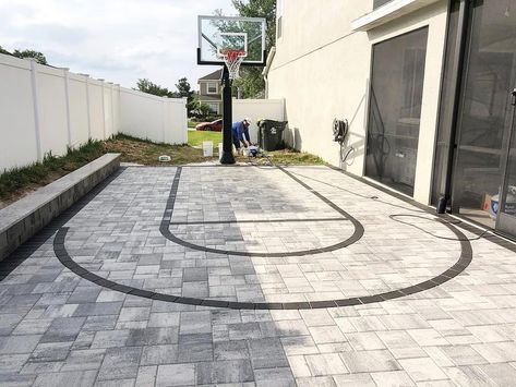 Basketball Court In Small Backyard, Side Yard Basketball Court, Side Of House Basketball Court, Basketball Court Home Outdoor, Basketball Court Front Yard, Front Yard Basketball Court, Basketball Backyard Ideas, Half Court Basketball Backyard, Small Basketball Court Backyard