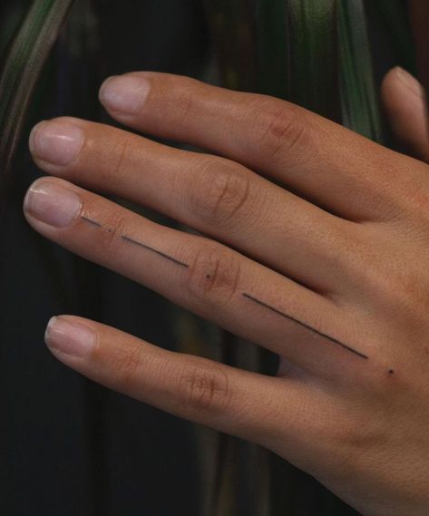 Spiritual Finger Tattoos Meaningful, Minimalist Tattoo On Finger, Line Tattoos Hand, Pretty Finger Tattoos For Women, Hand Tattoos Lines, Hand Poke Finger Tattoo, Hand Poke Tattoo Ideas, Fineline Finger Tattoo, Small Lineart Tattoo