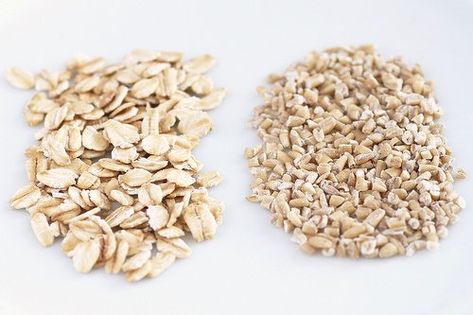 A Guide to Choosing, Soaking, and Cooking Oats! Homemade Horse Treats, Raw Oats, Nourishing Traditions, Steel Cut Oats, Horse Treats, Healthy Oatmeal, Hash Browns, Cooking Basics, Oatmeal Recipes