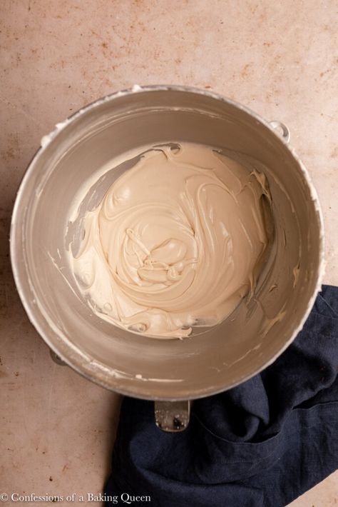 Maple Cream Cheese Frosting - Confessions of a Baking Queen Maple Cream Cheese Frosting Recipe, Confectioners Sugar Icing, Pastry Filling, Maple Extract, Maple Cream Cheese Frosting, Maple Cream Cheese, Apple Bundt Cake, Maple Frosting, Apple Maple