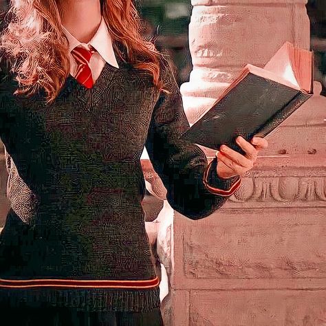 Harry potter aesthetic gryffindor uniform gryffindor girl hogwarts the golden trio hermione granger jk rowling aesthetic Gryfindor Girl Uniform, Harry Potter Aesthetic Outfits Gryffindor, Gryffindor Girl Aesthetic, Hogwarts Girl Aesthetic, Gryffindor Uniform, Gryffindor Pride, Hogwarts Uniform, Gryffindor Aesthetic, Hogwarts Outfits