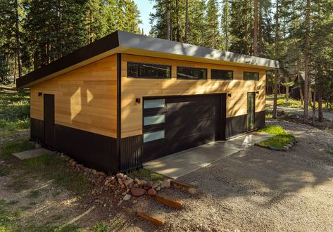 Prefab Garage With Apartment, Prefab Garage Kits, Garage Studio Apartment, Cottage Garage, Construction Garage, Prefab Guest House, Prefab Garages, Plan Garage, Backyard Garage