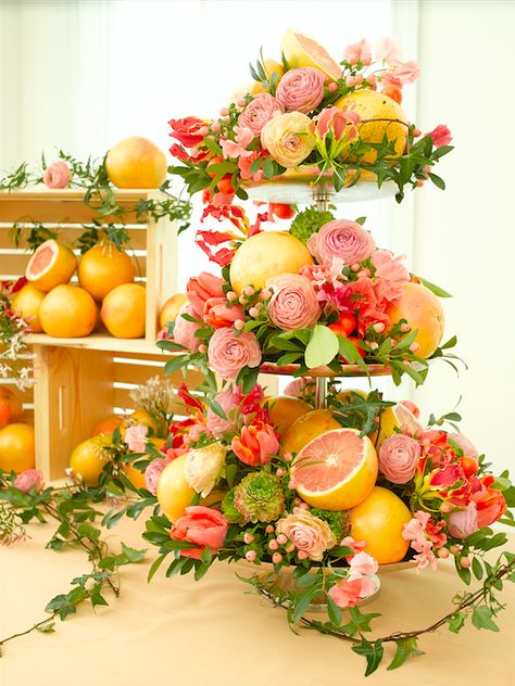 Deco Fruit, Decoration Buffet, Citrus Baby, Fruit Centerpieces, Citrus Wedding, Tafel Decor, Seasonal Fruit, 13 November, Tiered Trays