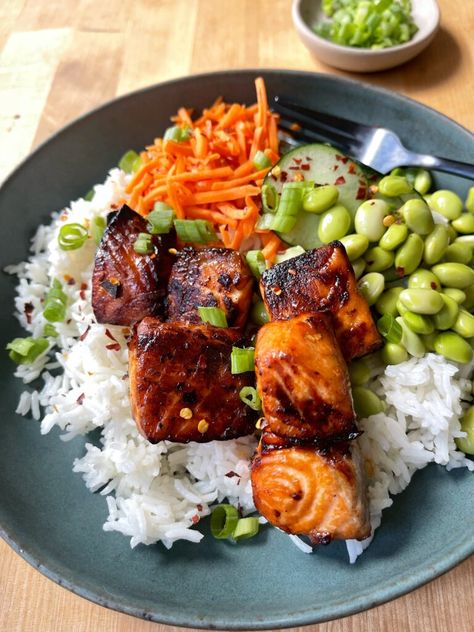 Airfryer Salmon Bowl, Salmon Edamame Bowl, Salmon Teriyaki Bowl, Teriyaki Salmon Bites, Teriyaki Salmon Bowl, September Meals, Salmon Sushi Bowl, Meal Portions, Pregnancy Meals