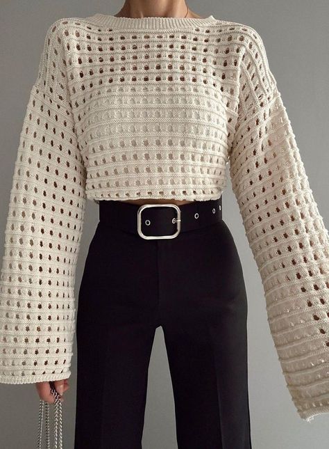 Crochet Sweater Design, Chique Outfit, Crochet Crop Top Pattern, Amazing Crochet, Crochet Stitches For Beginners, Everyday Fashion Outfits, Crochet Fashion Patterns, Crochet Things, Crochet Shirt