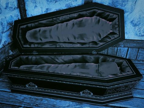 Vampire Coffin Aesthetic, Coffin Bed Aesthetic, Coffin Aesthetic, Vampire Prom, Coffin Beds, Sims 4 Coffin Bed, Vampire In Coffin, Vampire Sleeping In Coffin, Coffin Vampire