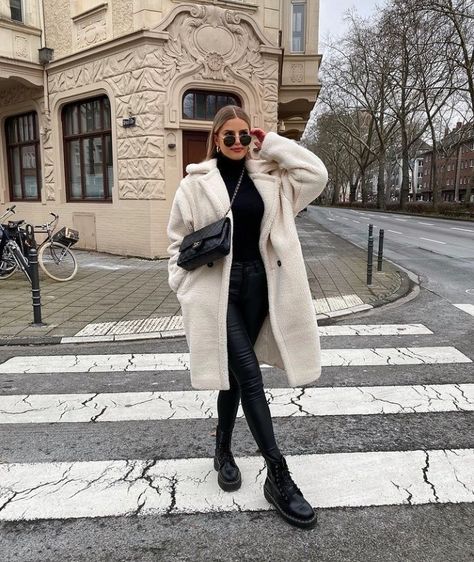 Europe Winter Fashion, Europe Winter Outfits, Eurotrip Outfits, New York Winter Outfit, City Break Outfit, Nyc Winter Outfits, Outfits Nyc, Paris Winter, Outfits New York