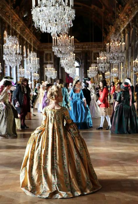 ~~ Era Victoria, Ballroom Fashion, Ball Dance, Ball Aesthetic, A Night At The Opera, Masked Ball, Palace Of Versailles, Royal Court, Masquerade Ball