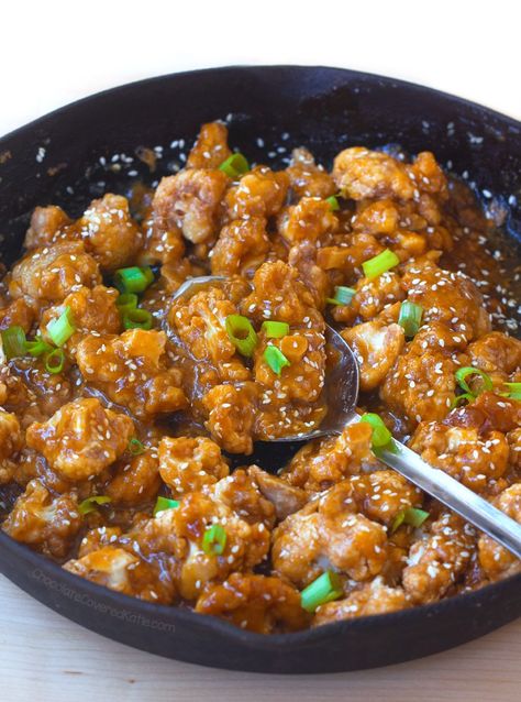 Sweet, sticky, addictive sesame cauliflower, a healthy & delicious meatless recipe #Healthy #Asian #Vegetarian Sesame Cauliflower, Sticky Sesame Cauliflower, Chocolate Covered Katie, Pastas Recipes, Vegan Recipes Beginner, Pizza Hut, Cauliflower Recipes, Meatless Meals, Beef Stew