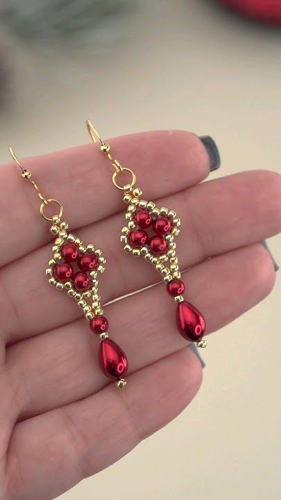 Easy DIY Pearl Earrings | 5 Min Crafts: How to Make Beaded Jewelry #handmade #beading #jewelrymaking Earrings Made Of Beads, Earring Tutorial Beaded, Red Pearl Earrings, How To Make Earrings With Beads, Diy Earrings For Beginners, How To Make Beaded Earrings, Christmas Bead Earrings, Diy Beaded Earrings Tutorials, Beaded Jewelry Tutorials Step By Step