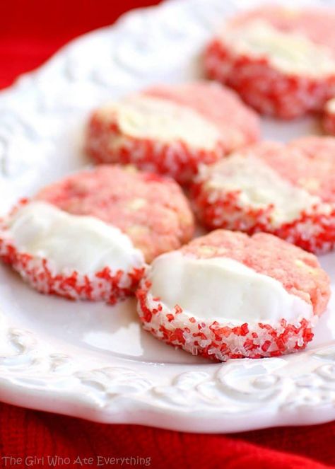 White Chocolate Cherry Almond Shortbread Cookies - The Girl Who Ate Everything Cherry Almond Shortbread, White Chocolate Cherry, Almond Shortbread, Almond Shortbread Cookies, The Girl Who Ate Everything, Cherry Almond, Almond Cookies, Cookie Exchange, Interesting Ideas