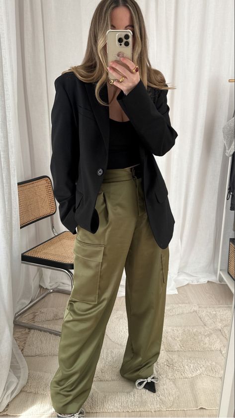 Wide Leg Cargo Trousers Outfit, Cargo Pants Professional, Green Silk Trousers Outfit, Slinky Pants Outfit, Green Combat Pants Outfit, Satin Cargo Pants Outfit Casual, Green Cargo Winter Outfit, Twill Cargo Pants Outfit, Elegant Cargo Pants Outfit