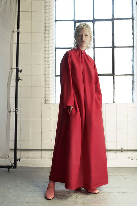 Resort 2017 Fashion, The Handmaid's Tale, Joseph Fashion, Inspired Clothes, Handmaid's Tale, Modest Wear, Fashion 2017, Large Fashion, Kimonos