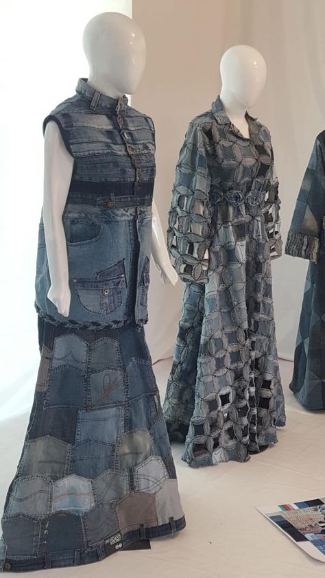 Denim Gown, Skirt Circle, Pocket Skirt, Denim Inspiration, Denim Ideas, Altered Couture, Denim Pocket, Denim Crafts, Denim Diy