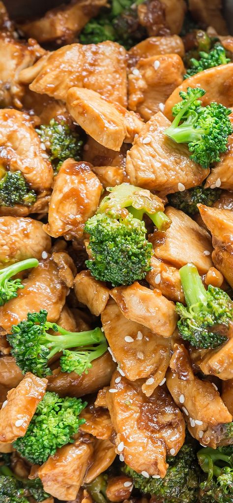 Chicken Broccoli Air Fryer Recipes, Brócoli Recipes, Air Fryer Chicken And Broccoli, Airfryer Dinner, Broccoli Chicken Recipes, Sausage And Bean Casserole, Chicken Sausage Recipes, Chicken With Broccoli, Delicious Broccoli