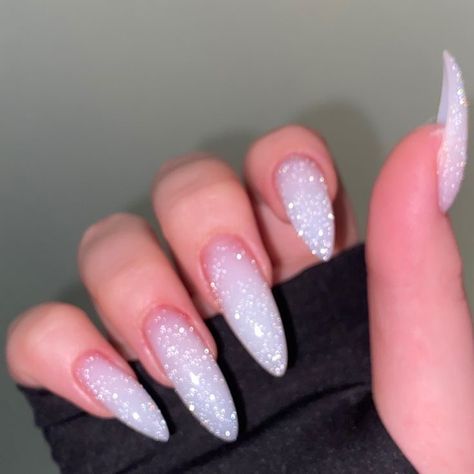 White Sparkle Nails, Winter Nail Art Designs, Milky Nails, Hippie Nails, Punk Nails, Nails Now, Glow Nails, Shiny Nails, Soft Nails