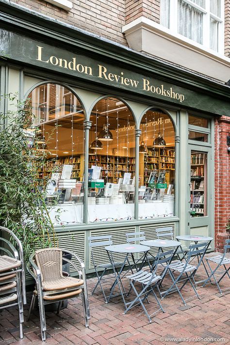 9 Independent Bookshops in London - These Are the Best Bookstores Indie Bookstore Aesthetic, Bookshop Cafe Aesthetic, Romance Bookstore, European Library, Bookshop Aesthetic, Indie Cafe, European Bakery, Bookshop Café, Bookstore Design