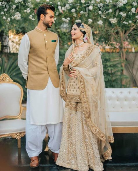 Unique Color Coordinated Pakistani Couples To Take Inspirations From! Pastel Nikkah, Nikkah Photography, Nikah Outfit, Nikah Dress, Desi Wedding Dresses, Casual Attire For Women, Couple Wedding Dress, Nikkah Dress, Asian Bridal Dresses