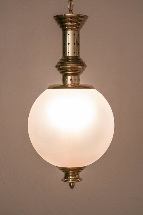 Check out this item from 1stdibs! Italian Mid-Century Pendant Lamp, Azucena Style, 1960: https://www.1stdibs.com/id-f_27841712 Antique Globe, Stained Glass Chandelier, Mid Century Chandelier, Mid Century Pendant, Pendant Lamp Design, Modern Pendant Lamps, Sandblasted Glass, Italian Chandelier, Glass Pendant Lamp