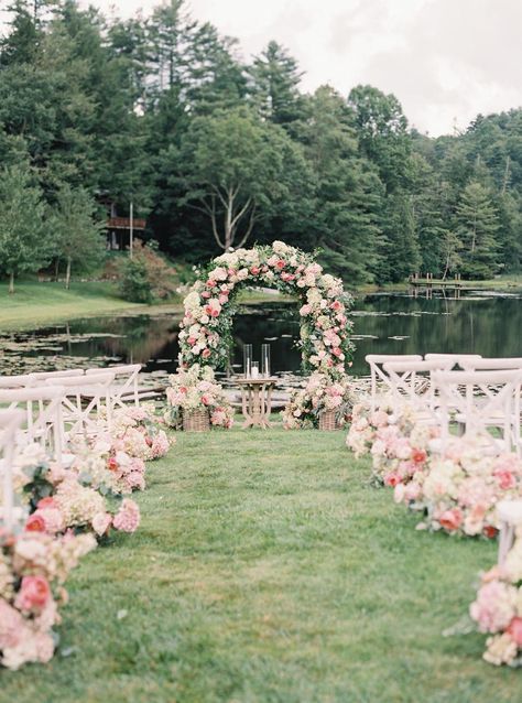 Wedding Ceremony Ideas, Pastel Pink Weddings, Baby Pink Wedding, Pink Wedding Decorations, Pink And White Weddings, Light Pink Wedding, Pink Wedding Theme, Pink Wedding Flowers, Blush Pink Weddings