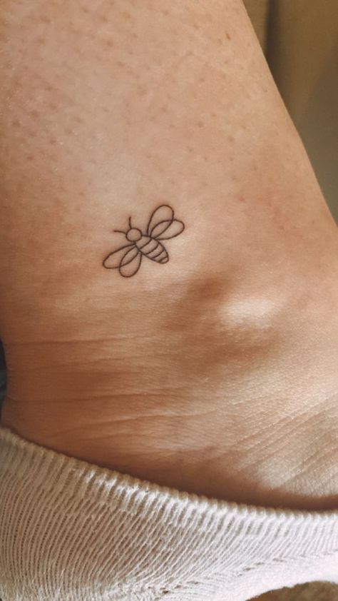 Doodle Bee Tattoo, Mini Bee Tattoo Simple, Bee Micro Tattoo, Bumble Bee Tattoo Behind Ear, Bee Tattoos Simple, Minimalist Bumble Bee Tattoo, Micro Bumble Bee Tattoo, Bee With Heart Tattoo, Minimalistic Bee Tattoo