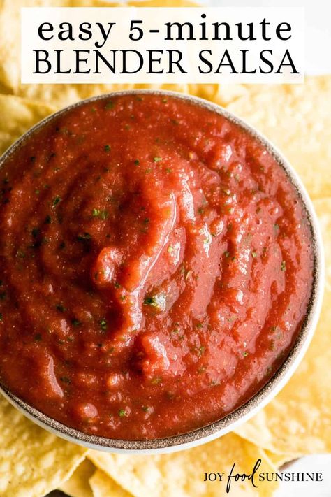 This is the best Homemade Salsa Recipe! This easy salsa is made with canned tomatoes in 5 minutes and doesn't require any chopping/prep work because it's made in the blender! Quick Salsa Recipe, Best Salsa Recipe Ever, Homemade Salsa With Fresh Tomatoes, Salsa Recipe With Fresh Tomatoes, Best Homemade Salsa, Easy Homemade Salsa Recipe, Best Salsa Recipe, Herb Blends, Quick Salsa