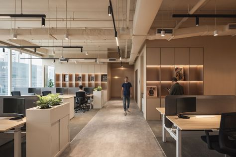 Warner Music Offices - Singapore | Office Snapshots Open Office Layout, Open Concept Office, Open Office Design, Ceo Office, Open Space Office, Modern Office Interiors, Office Fit Out, Office Space Design, Architecture Magazines