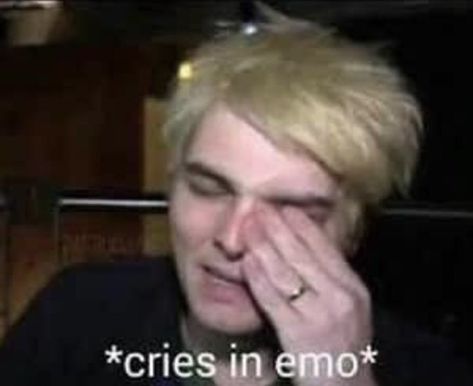 Gerard Way Fanart, Memes Stickers, Emo Band Memes, Funny Emo, Dark Punk, Emo Band, Mcr Memes, Emo Memes, I Love Mcr