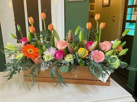 Rectangular Vase Flower Arrangements, Rectangular Flower Arrangements, Flower Anniversary, Basket Flower Arrangements, Easter Floral Arrangement, Easter Flower Arrangements, Wedding Reception Table Decorations, Window Box Flowers, Spring Arrangements