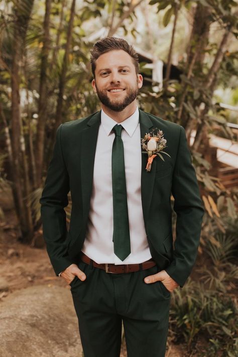 Teal Green Groomsmen Attire, Green Suit Bridal Party, Forest Green Groom Suit, Forest Wedding Groomsmen, Dark Green Suit Men Wedding, Emerald Green Groomsmen Attire, Dark Green Groomsmen, Green Tuxedo Wedding, Green Groomsmen Attire