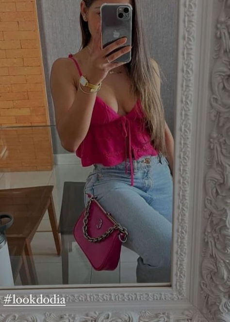 cute summer outfit: hot pink top and jeans Look Cinema, Look Shein, Trendy Outfit Inspo, Look Summer, Backless Dresses, Looks Pinterest, Fest Outfits, Looks Party, Causual Outfits