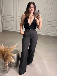 Modern Female Outfits, Outfit Elegante, Outfit Elegantes, Elegant Outfit Classy, Effortlessly Chic Outfits, Fashionista Clothes, Looks Chic, Edgy Outfits, Casual Fall Outfits