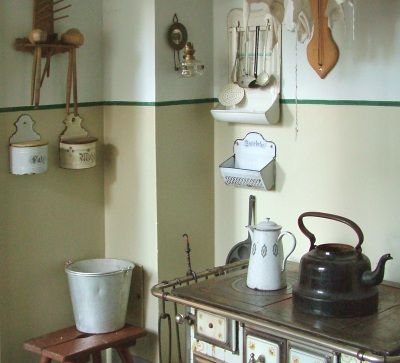 German kitchen from the 1920s @Kelly Teske Goldsworthy Teske Goldsworthy Johnson Alter Herd, Antique Wood Stove, Old Stove, Wood Stove Cooking, Wood Stove Fireplace, Vintage Stoves, Antique Stove, Into The Wood, Kitchen Stove