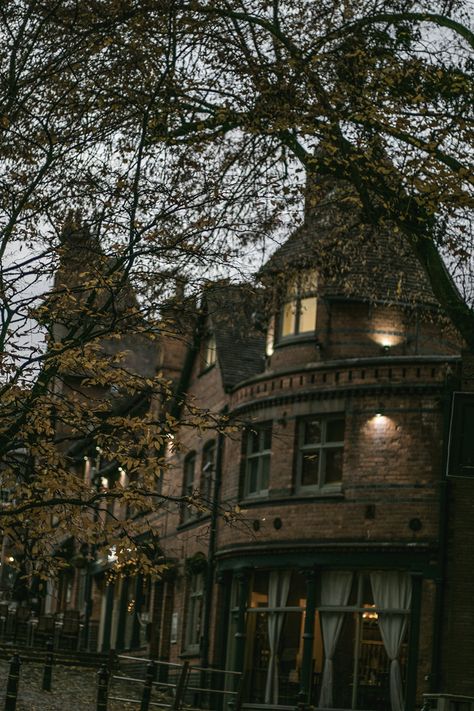 Acedamia Aesthetic, Nottingham City, Dark Acadamia, Edinburgh City, Dark Autumn, Dark Academia Aesthetic, Photo Wall Collage, Academia Aesthetic, Fall Weather