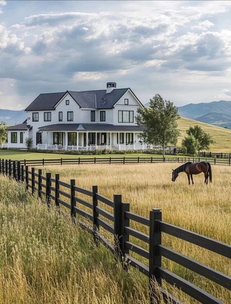 Nicole Gates Old Farmhouse Exterior, Country Backyards, Dream Life House, Beautiful Farmhouse, Craftsman Style House Plans, Countryside House, Farmhouse Exterior, Country House Plans, Dream House Interior