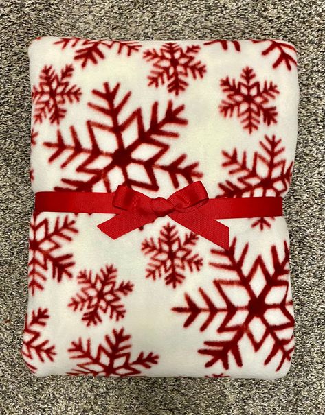 Winter Snowflakes No Sew Fleece blanket, winter theme throw, winter snowflakes throw, Christmas snowflake blanket, snowflake Christmas decor by Theloveofthree on Etsy Burrr Basket, Snowflake Christmas Decor, Snowflake Blanket, No Sew Fleece, Burr Basket, Christmas Hostess Gifts, No Sew Fleece Blanket, Christmas Hostess, Red Snowflakes