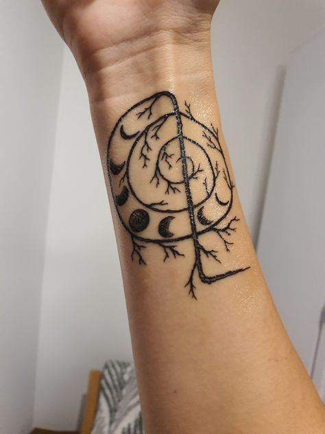 Combined symbol of reiki - Cho ku rei,  styled like a tree branch, with the moon phases alongside the spiral. Reiki Tattoo, Reiki Symbols Tattoos, Fertility Tattoo, Healer Tattoo, Small Spiritual Tattoos, Earthy Tattoos, Chakra Tattoo, Moon Phases Tattoo, Mystical Tattoos