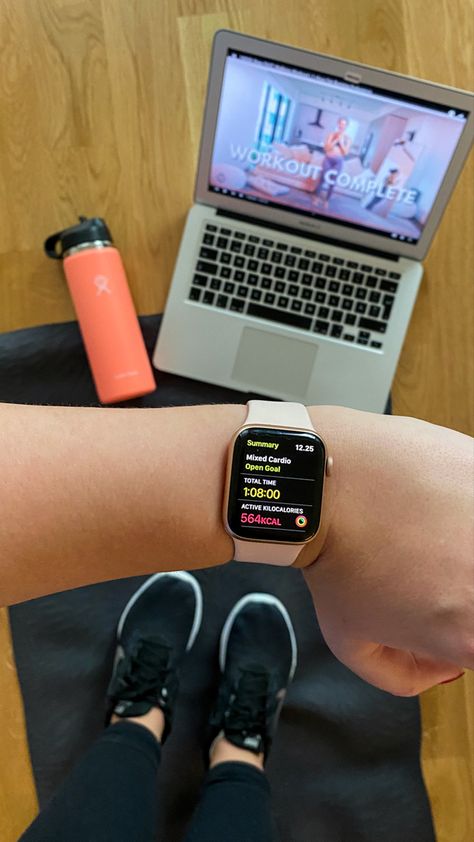 Workout Apple Watch Aesthetic, Excersing Aesthetic, At Home Fitness Aesthetic, Beginner Workout Aesthetic, Apple Watch Exercise Aesthetic, Workout Aesthetic Home, Workout Aesthetic At Home, Daily Movement Aesthetic, Romanticizing Workout