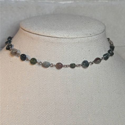 Moss Agate Beaded Choker Crystal Necklace Made With Silver Wire And Measures Approximately 14" And Is Finished With A Stainless Steel Chain With A Lobster Clasp And 1.5" Extension Chain. Crystal Jewelry Necklace, Cute Jewelry Necklaces Silver, Silver Necklace Inspiration, Guys Beaded Necklaces, Vintage Crystal Necklace, Grungy Silver Jewelry, Diy Bracelets And Necklaces, Crystal Necklaces Ideas, Choker Bead Necklace